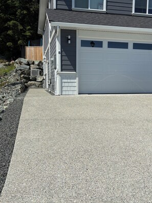 Exterior detail - Happy Sweet Home (Sooke)