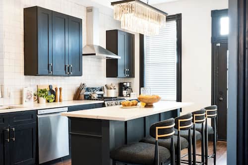 Luxury House, 5 Bedrooms, Non Smoking, Pets Allowed | Private kitchen