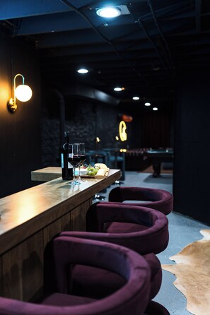 Bar (on property) - Nebraska (St. Louis)