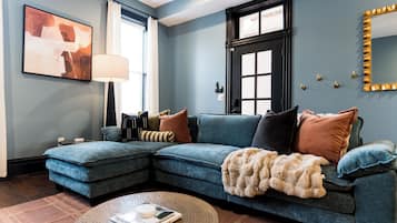 Luxury House, 5 Bedrooms, Non Smoking, Pets Allowed | Living area