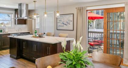 Spacious 5BR Executive Retreat - 10 Min to Boston