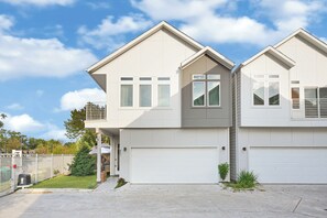 Exterior - Hope House (Houston)