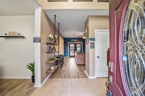 Lobby - Wild Flower (Alvin)