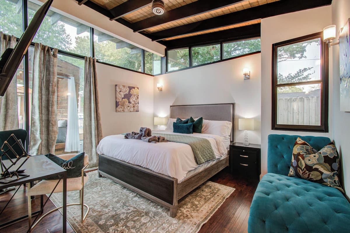 Luxury House, Non Smoking