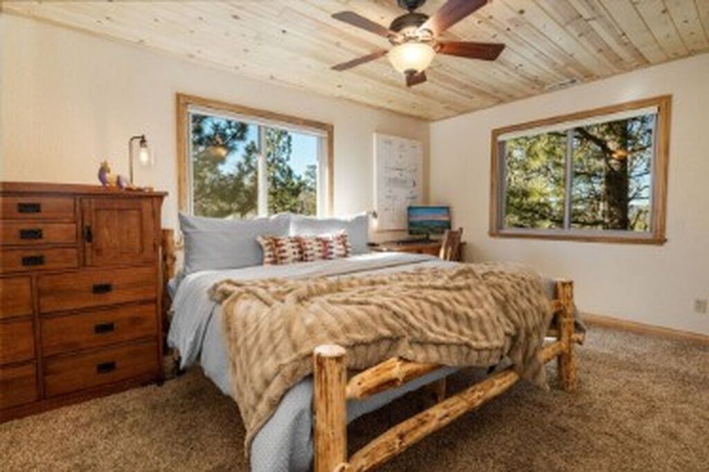 5 bedrooms, free WiFi, bed sheets