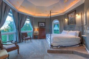 Luxury Chalet, Pets allowed, Mountain View - Nigh Hawk (Eastsound)