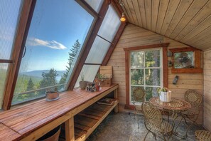 Luxury Chalet, Pets Allowed, Mountain View | Dining - Nigh Hawk (Eastsound)