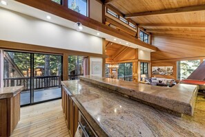 Interior - Lx16 Luxe Martis Landing Sauna, Gameroom and Hot Tub (Truckee)