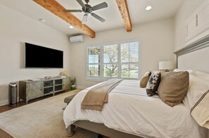 5 habitaciones, tabla de planchar con plancha, wifi y ropa de cama 