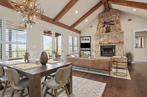 Dining - Luxury Cabin style home on Lake Travis' Northshore (Jonestown)