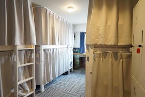 Dormitório compartilhado, em dormitório misto, para não fumantes, vista para o rio | Parte interna