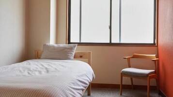 Blackout curtains, free WiFi