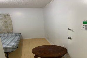 Interior - 588 Hotel Suites (Toronto)