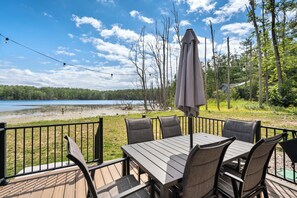 Outdoor dining - Peaceful 3-bedroom townhome on Martin Lake,Gaylord, near Boyne Mountain (Gaylord)