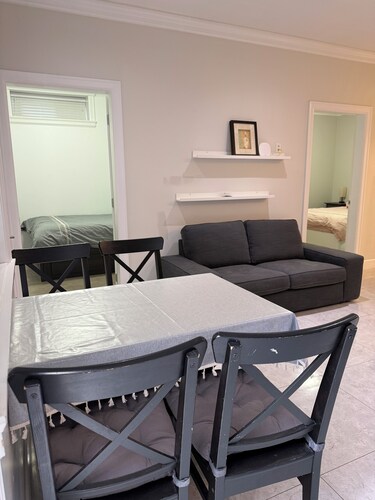 Quiet Two Bedroom Private Suite with Self Check In and Laundry
