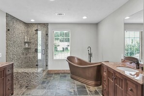 Shower, towels, soap, shampoo - NEW Waterfront | 5BR | Balcony Views | Swim & Fish | Ping Pong & Games | Lake Conroe (Montgomery)