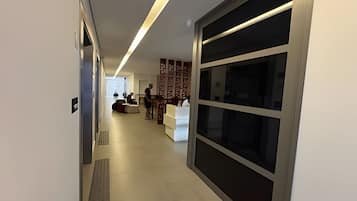 Basic-Apartment | Lobby