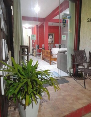 3 habitaciones, tabla de planchar con plancha y wifi gratis 