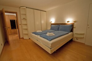 Room - Villa Emeline, Apartment Lora (Zermatt)