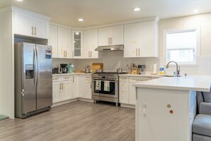 Private kitchen - Fully Furnished 3BR Executive Home, Renovated 2024, North Central San Mateo (San Mateo)