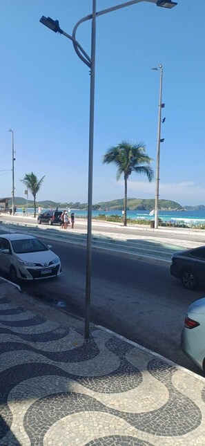 Parking - Apartment in the best location in Praia do Forte. Beachfront property with garage. (Cabo Frio)