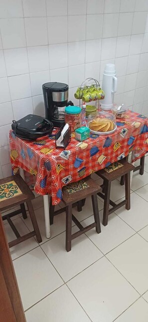 Dining - Apartment in the best location in Praia do Forte. Beachfront property with garage. (Cabo Frio)