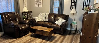 Cozy 2-bedroom house in  McAlester.  Close to hospital and shopping.