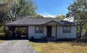 Exterior - Cozy 2-bedroom house in  McAlester.  Close to hospital and shopping. (McAlester)