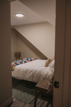 1 habitación, tabla de planchar con plancha, wifi y ropa de cama 