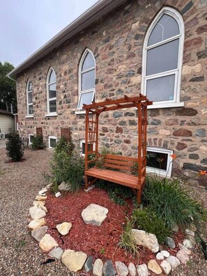 Property grounds - Charming Bed & Breakfast! 2 (Estevan)