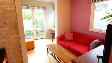Condo, 2 Bedrooms, Non Smoking | Living area