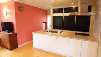 Condo, 2 Bedrooms, Non Smoking | Private kitchen | Fridge
