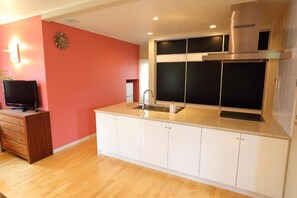 Condo, 2 Bedrooms, Non Smoking | Private kitchen | Fridge