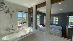 Kondominium, balkon, pemandangan samudra | Kamar mandi