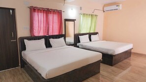 Deluxe Quadruple Room - Hotel Elite premium  (Puri)