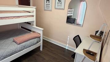 2 bedrooms, WiFi, bed sheets