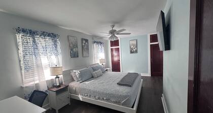 Charming 2-bedroom house in beautiful Lewellen. Minutes away from Lake Mac!