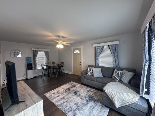 Charming 2-bedroom house in beautiful Lewellen. Minutes away from Lake Mac!