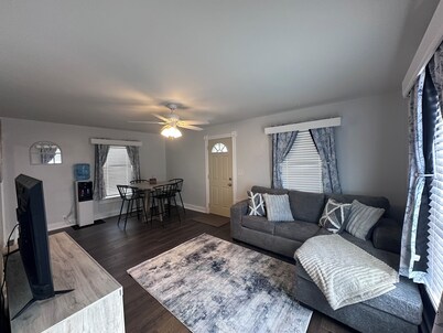 Charming 2-bedroom house in beautiful Lewellen. Minutes away from Lake Mac!