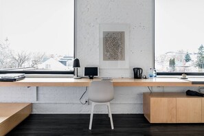 Interior - Perfect Cityview Suite - Queen Room (Toronto)