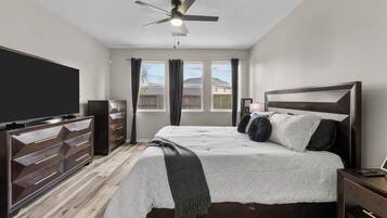 4 Schlafzimmer, Bügeleisen/Bügelbrett, WLAN