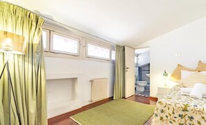 Bathroom - Charming Duplex in Central Rome (Roma)