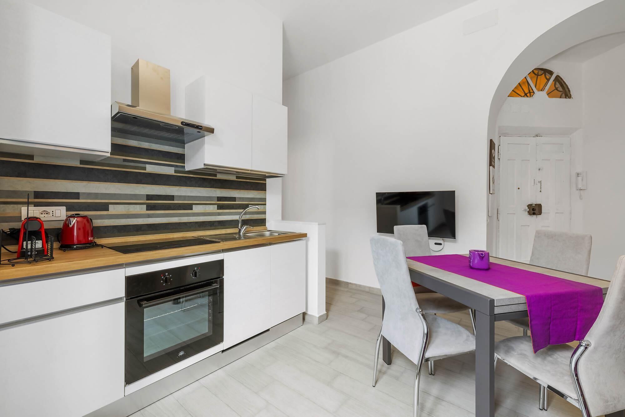 Fridge, oven, dishwasher, cookware/dishes/utensils