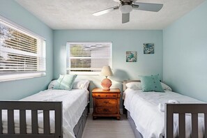 2 bedrooms, WiFi, bed sheets - Serene 2-bedroom house with AC in charming Palm Harbor (Palm Harbor)