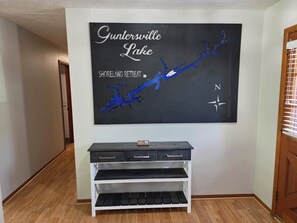 Interior - Shoreland Retreat 4 Bedroom house in Scottsboro with access to Guntersville Lake (Scottsboro)