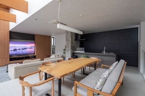 Interior - Entire Sapporo Villa | Private Sauna & Outdoor Bath | 10 Guests | 2 Free Parking (札幌市東区北２５条東２丁目)