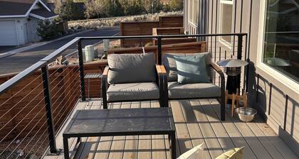 3-bedroom house iMadras with AC and fitness room. Close to Lake Billy Chinook
