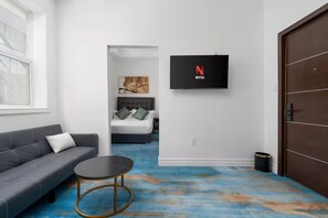 Comfort Room | Living area - Plush hotel Suite - Executive Room (Toronto)