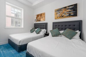 Comfort Room - Plush hotel Suite - Executive Room (Toronto)