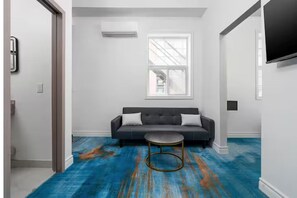 Living area - Plush hotel Suite - Executive Room (Toronto)